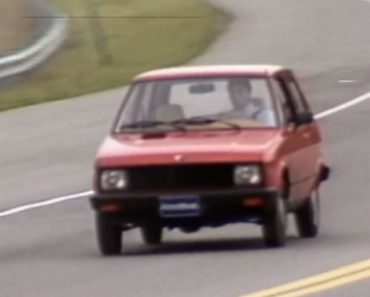 ENGLESKA PROGLASILA YUGO ZA NAJGORI AUTO! A onda im je ovaj VRANJANAC odgovorio i odgovorom NASMEJAO celu SRBIJU! URNEBESNO! ENGLESKA PROGLASILA YUGO ZA NAJGORI AUTO! A onda im je ovaj VRANJANAC odgovorio i odgovorom NASMEJAO celu SRBIJU! URNEBESNO!