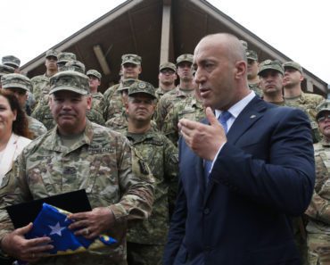 HARADINAJ UPAO U SRPSKU KUĆU U OBILIĆU! Seo sa domaćinom, popio rakijicu, a onda Srbima poslao BOLESNU PORUKU!