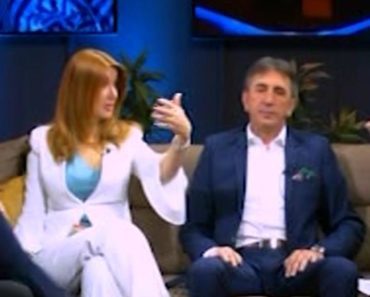 SKANDAL UŽIVO U EMISIJI! VESNA DEDIĆ NAPALA ŽIKU JAKŠIĆA: Spomenula mu bivšu ženu i PRAVI razlog kraha braka! Posle njenih reči NIJE MU BILO DOBRO! (VIDEO) SKANDAL UŽIVO U EMISIJI! VESNA DEDIĆ NAPALA ŽIKU JAKŠIĆA: Spomenula mu bivšu ženu i PRAVI razlog kraha braka! Posle njenih reči NIJE MU BILO DOBRO! (VIDEO)