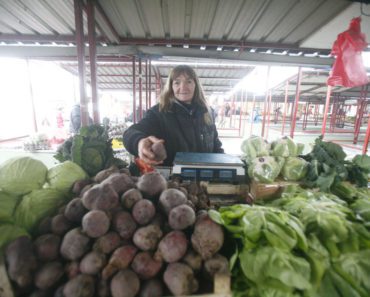 OVA BILJKA LEČI RAK, A MOŽETE JE KUPITI NA PIJACI ZA MALE PARE: Nova otkrića ostavila svet u šoku!