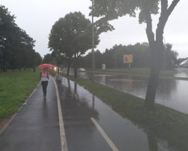 SRBIJO, SPREMI SE ZA NOV POTOP! Još sutra TROPSKA VRELINA, a od nedelje OBRT! Prognoza za naredna TRI MESECA totalni haos, a jedan će vas posebno RAZOČARATI!