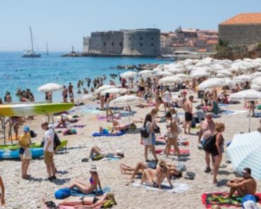 ZABORAVITE NA PRESKUPI JADRAN, OVDE JE LETOVANJE SKORO BAGATELA: Kafa je 0,6 €, ručak u restoranu 6 eura, a tek plaža… (FOTO)