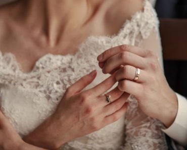 ISPOVEST BESNE MLADE ZAPALILA DRUŠTVENE MREŽE “Prazne koverte su ništa naspram užasa koji sam ja doživela na svojoj svadbi! Sve sam očekivala, ali…”