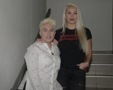 SANJA I MATORA POTPUNO GOLE U KREVETU: Objavile VRELI SELFI posle VOĐENJA LJUBAVI?! Nije za one sa SLABIM SRCEM