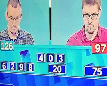 HAOS U SLAGALICI NA RTS! DA LI VAM JE OVDE NEŠTO ČUDNO?Kad su DVA TAKMIČARA ušla u studio svi su ostali bez teksta HAOS U SLAGALICI NA RTS! DA LI VAM JE OVDE NEŠTO ČUDNO?Kad su DVA TAKMIČARA ušla u studio svi su ostali bez teksta
