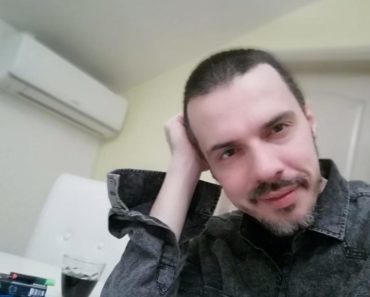 (UZNEMIRUJUĆI FOTO) PRVA SLIKA IZ BOLNICE POSLE POKUŠAJA SAMOUBISTVA: Bojan Tomović u kritičnom stanju, na infuziji (UZNEMIRUJUĆI FOTO) PRVA SLIKA IZ BOLNICE POSLE POKUŠAJA SAMOUBISTVA: Bojan Tomović u kritičnom stanju, na infuziji