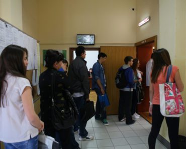 ZA ĐAKE VIŠE NIŠTA NEĆE BITI ISTO Vest upravo stigla – odlaže se! U školama u Srbiji se događa najveća promena ikada! ZA ĐAKE VIŠE NIŠTA NEĆE BITI ISTO Vest upravo stigla – odlaže se! U školama u Srbiji se događa najveća promena ikada!