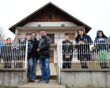 Gaje 11 dece i obrađuju 170 hektara i zadovoljni su onim što imaju: Evo kako im se DRŽAVA odužila! SRAMOTA!