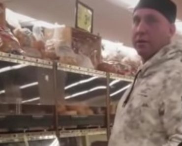 OVAJ JE PIPAO HLEB U PRODAVNICI: Onda mu je prišao BAJA i NAUČIO GA PAMETI! (VIDEO) OVAJ JE PIPAO HLEB U PRODAVNICI: Onda mu je prišao BAJA i NAUČIO GA PAMETI! (VIDEO)