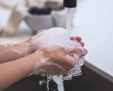 AKO STE NAKON PRANJA RUKU URADILI OVO, napravili ste katastrofalnu grešku AKO STE NAKON PRANJA RUKU URADILI OVO, napravili ste katastrofalnu grešku