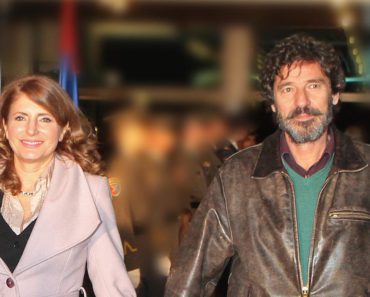 GAGI JOVANOVIĆ NAJVEĆI CAR U IZOLACIJI! Kada vidite kako GLUMAC zaista izgleda kod kuće SMEJAĆETE SE KAO LUDI GAGI JOVANOVIĆ NAJVEĆI CAR U IZOLACIJI! Kada vidite kako GLUMAC zaista izgleda kod kuće SMEJAĆETE SE KAO LUDI