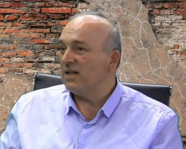 STRUČNJAK USRED EMISIJE OTKRIO ČIJE POREKLO NOSE SRBI: Zbog njegove izjave U STUDIJU JE USLEDIO MUK (VIDEO) STRUČNJAK USRED EMISIJE OTKRIO ČIJE POREKLO NOSE SRBI: Zbog njegove izjave U STUDIJU JE USLEDIO MUK (VIDEO)