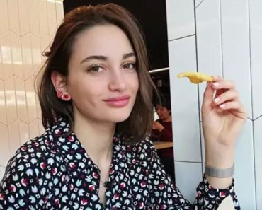 ITALIJANSKA MEDICINSKA SESTRA PODELILA ZASTRAŠUJUĆI SELFI: Ovako izgledaju POSLEDICE borbe protiv KORONE (FOTO) ITALIJANSKA MEDICINSKA SESTRA PODELILA ZASTRAŠUJUĆI SELFI: Ovako izgledaju POSLEDICE borbe protiv KORONE (FOTO)