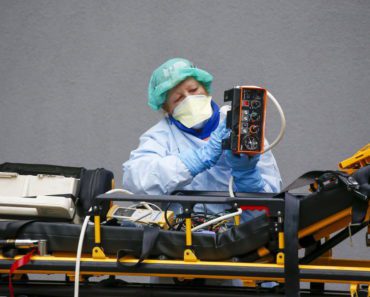 NAJNOVIJE OTKRIĆE KINESKIH DOKTORA: Ove dve stvari ZAUSTAVLJAJU KORONAVIRUS!
