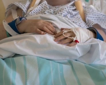 ŠVEĐANI NE PRESTAJU DA ŠOKIRAJU! Odbili su da uvedu karantin, a sada su dali neverovatna uputstva za pacijente