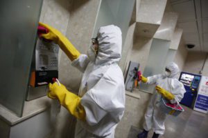 SMRTONOSNI VIRUS ZA KOJI NE POSTOJI VAKCINA UVELIKO HARA : Ako primetite ove simptome odmah od LEKARA!