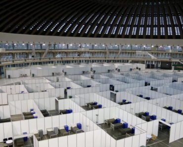 OBJAVLJENO KOLIKO LJUDI JE TRENUTNO NA SAJMU U PRIVREMENOJ BOLNICI: Niste očekivali ovaj broj?