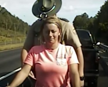 PERVERZNI POLICAJAC: Zaustavio je zgodnu mladu ženu, rekao joj da se nasloni na haubu… (VIDEO) PERVERZNI POLICAJAC: Zaustavio je zgodnu mladu ženu, rekao joj da se nasloni na haubu… (VIDEO)