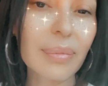 CECA SE RASPLAKALA UŽIVO U EMISIJI, PRELEPE VESTI OBJAVLJENE! Zaprošena pred kamerama, a beba je na putu! (FOTO)