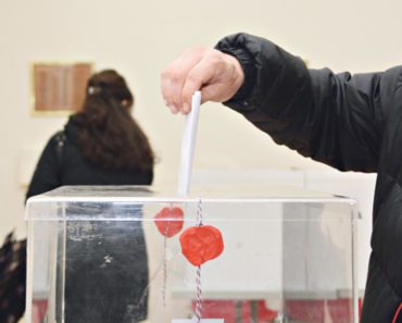 U SKUPŠTINU ULAZE SNS, SPS, ALI IMA JOŠ SIGURNIH: Evo koje stranke su na ivici cenzusa, a ko će biti na čelu parlamenta!