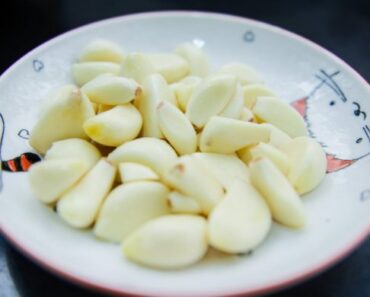 JEO JE BELI LUK SVAKOG JUTRA NA PRAZAN ŽELUDAC – evo šta se DOGODILO!