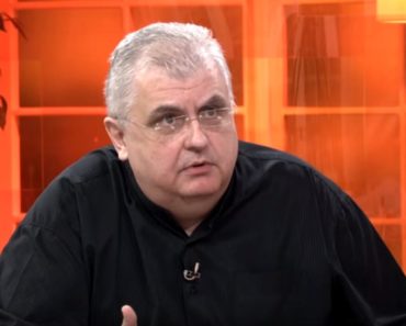 ČANKA SU PITALI ZAŠTO UVEK NOSI CRNINU! Odgovorio im je tako da se više neće setiti da mu postave to pitanje ČANKA SU PITALI ZAŠTO UVEK NOSI CRNINU! Odgovorio im je tako da se više neće setiti da mu postave to pitanje