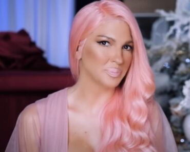 SLIKA JELENE KARLEUŠE OD PRE 20 GODINA DONOSI VELIKU ISTINU! Na OVAJ detalj obratite posebnu pažnju!