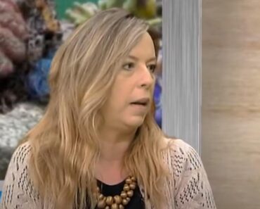 VODITELJKA RTS-A UGOSTILA U EMISIJI VESNU TRIVALIĆ, PA ŠOKIRALA! Da sam samo uključila kameru da vide kakva je! VODITELJKA RTS-A UGOSTILA U EMISIJI VESNU TRIVALIĆ, PA ŠOKIRALA! Da sam samo uključila kameru da vide kakva je!