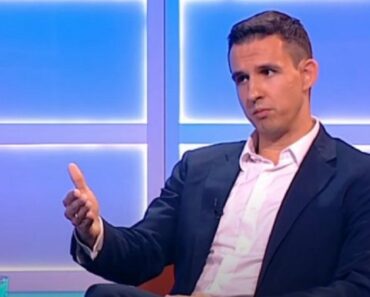 Kada je Dušan rekao ove stvari o Vučiću, Olja je zanemela (VIDEO) Kada je Dušan rekao ove stvari o Vučiću, Olja je zanemela (VIDEO)