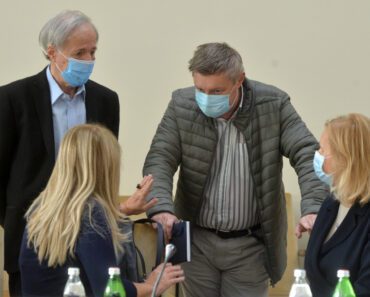 Članovi Kriznog štaba naprasno napustili Palatu Srbija bez ikakvog objašnjenja, cela zemlja strepi pred onim što sledi