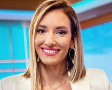 JOVANA JOKSIMOVIĆ VODILA JUTARNJI U MINIĆU! Prekrstila noge, a ispod stola SEVNULA G0LA BUTINA JOVANA JOKSIMOVIĆ VODILA JUTARNJI U MINIĆU! Prekrstila noge, a ispod stola SEVNULA G0LA BUTINA