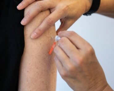 MEDICINSKA SESTRA JE PRIMILA FAJZEROVU VAKCINU: Počeli su simptomi i sad ih je detaljno opisala