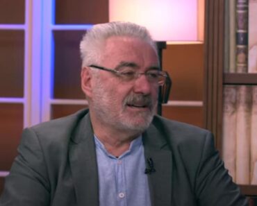 NESTOROVIĆ KORISTI ISTI RECEPT VEĆ 20 GODINA: Tvrdi da čini ČUDA za organizam, a sastojke svi imamo kod kuće! NESTOROVIĆ KORISTI ISTI RECEPT VEĆ 20 GODINA: Tvrdi da čini ČUDA za organizam, a sastojke svi imamo kod kuće!