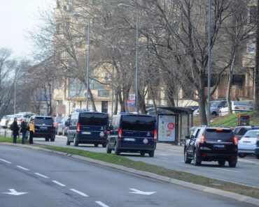 POZNATI SRPSKI POLITIČAR I NARODNI POSLANIK POZNATI SRPSKI POLITIČAR I NARODNI POSLANIK