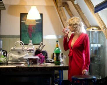 VARALA GA JE, PA JE ODLUČIO DA STAVI KAMERU U SPAVAĆU SOBU: Prizor ga je PRENERAZIO, odmah se POKAJAO!