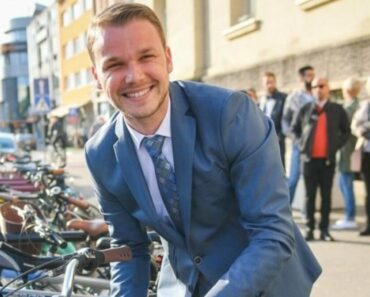 DRAŠKO STANIVUKOVIĆ  ZAVEO LEPOTICU IZ BEOGRADA PREKO DRUŠTVENIH MREŽA: Sinoć su prvi put IZAŠLI! (FOTO) DRAŠKO STANIVUKOVIĆ  ZAVEO LEPOTICU IZ BEOGRADA PREKO DRUŠTVENIH MREŽA: Sinoć su prvi put IZAŠLI! (FOTO)