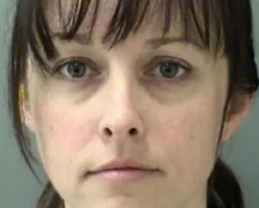 PROFESORKU LARU SU UHVATILI U SOBI SA 3 STUDENTA: Radila je UŽASNU STVAR, SRAMOTNO! (FOTO) PROFESORKU LARU SU UHVATILI U SOBI SA 3 STUDENTA: Radila je UŽASNU STVAR, SRAMOTNO! (FOTO)