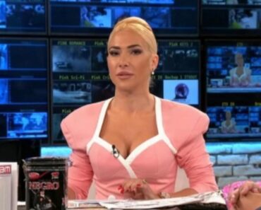 VODITELJKA JOVANA JEREMIĆ POKAZALA GRUDI I G0LE NOGE U JUTARNJEM PROGRAMU! Ona je vrhunac PROVOKACIJE! (FOTO)