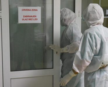 SRPSKI PULMOLOG OTKRIO GDE SE LJUDI NAJLAKŠE ZARAŽAVAJU KORONOM: 1 STAVKA će vas iznenaditi! SRPSKI PULMOLOG OTKRIO GDE SE LJUDI NAJLAKŠE ZARAŽAVAJU KORONOM: 1 STAVKA će vas iznenaditi!