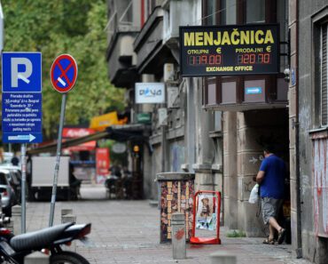 VLASNICI MENJAČNICA U SRBIJI OTKRILI ŠTA GRAĐANI MASOVNO RADE! Kažu da se sprema ozbiljna “OLUJA”