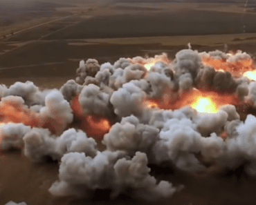 RUSIJA PRVI PUT UPOTREBILA NAJRAZORNIJE ORUŽJE U sekundi uništili OSAM HEKTARA ukrajinskih utvrđenih položaja RUSIJA PRVI PUT UPOTREBILA NAJRAZORNIJE ORUŽJE U sekundi uništili OSAM HEKTARA ukrajinskih utvrđenih položaja