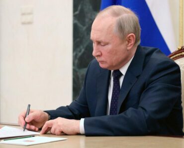 NAJNOVIJA VEST, JEDAN OD NAJVEĆIH SVETSKIH MOĆNIKA DOLAZI U MOSKVU: Sledeće nedelje seda za sto sa PUTINOM!