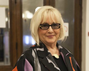JASNO JE ZAŠTO JE PORODICU ČUVALA U ČETIRI ZIDA: Mira Adanja Polak ima OZBILJNO POREKLO, a ovo su joj BRAT i SESTRA JASNO JE ZAŠTO JE PORODICU ČUVALA U ČETIRI ZIDA: Mira Adanja Polak ima OZBILJNO POREKLO, a ovo su joj BRAT i SESTRA