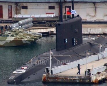 Fotografija ruske PODMORNICE izazvala PANIKU u Britaniji: Mediji bruje o jednom “jezivom” detalju