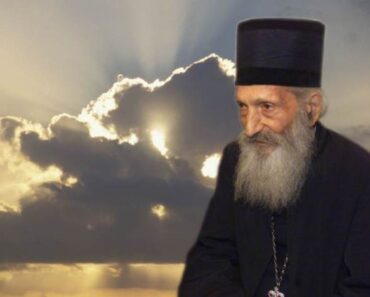 CRNO PROROČANSTVO PATRIJARHA PAVLA ZA SRBIJU: Monah otkrio JEZIVE detalje iz tajnih spisa CRNO PROROČANSTVO PATRIJARHA PAVLA ZA SRBIJU: Monah otkrio JEZIVE detalje iz tajnih spisa