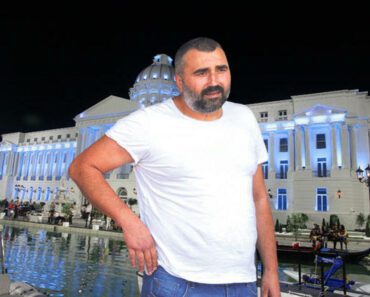 ONA JE RODILA MIKIJU ĐURIČIĆU DETE, IZAZIVA STRAH JEDNIM POGLEDOM: Čekajte da vidite kako izgleda! (FOTO)