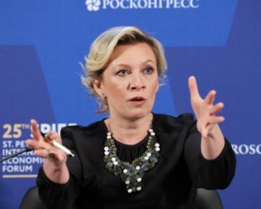 OGLASILA SE ZAHAROVA POSLE SVEGA ŠTO SE ODIGRALO: Udarila je po NAŠIM KOMŠIJAMA, izrekla je SVE I SVAŠTA! OGLASILA SE ZAHAROVA POSLE SVEGA ŠTO SE ODIGRALO: Udarila je po NAŠIM KOMŠIJAMA, izrekla je SVE I SVAŠTA!