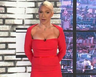 DOKLE VIŠE!? JOVANA JEREMIĆ ŠOKIRALA SKANDALOZNIM PONAŠANJEM U JUTARNJEM PROGRAMU: Počela da se SKIDA bez blama! DOKLE VIŠE!? JOVANA JEREMIĆ ŠOKIRALA SKANDALOZNIM PONAŠANJEM U JUTARNJEM PROGRAMU: Počela da se SKIDA bez blama!