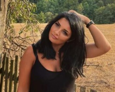 SLIKA OLIVEROVE UDOVICE OBJAVLJENA U JAVNOSTI:Leži na krevetu,na njoj samo SE*SI CRNA ČIPKA SLIKA OLIVEROVE UDOVICE OBJAVLJENA U JAVNOSTI:Leži na krevetu,na njoj samo SE*SI CRNA ČIPKA