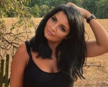 OLIVEROVA UDOVICA POKAZALA OGROMAN DEKOLTE, NIKAD, ALI NIKAD VRELIJE IZDANJE: Žena izgleda PREBRUTALNO! OLIVEROVA UDOVICA POKAZALA OGROMAN DEKOLTE, NIKAD, ALI NIKAD VRELIJE IZDANJE: Žena izgleda PREBRUTALNO!